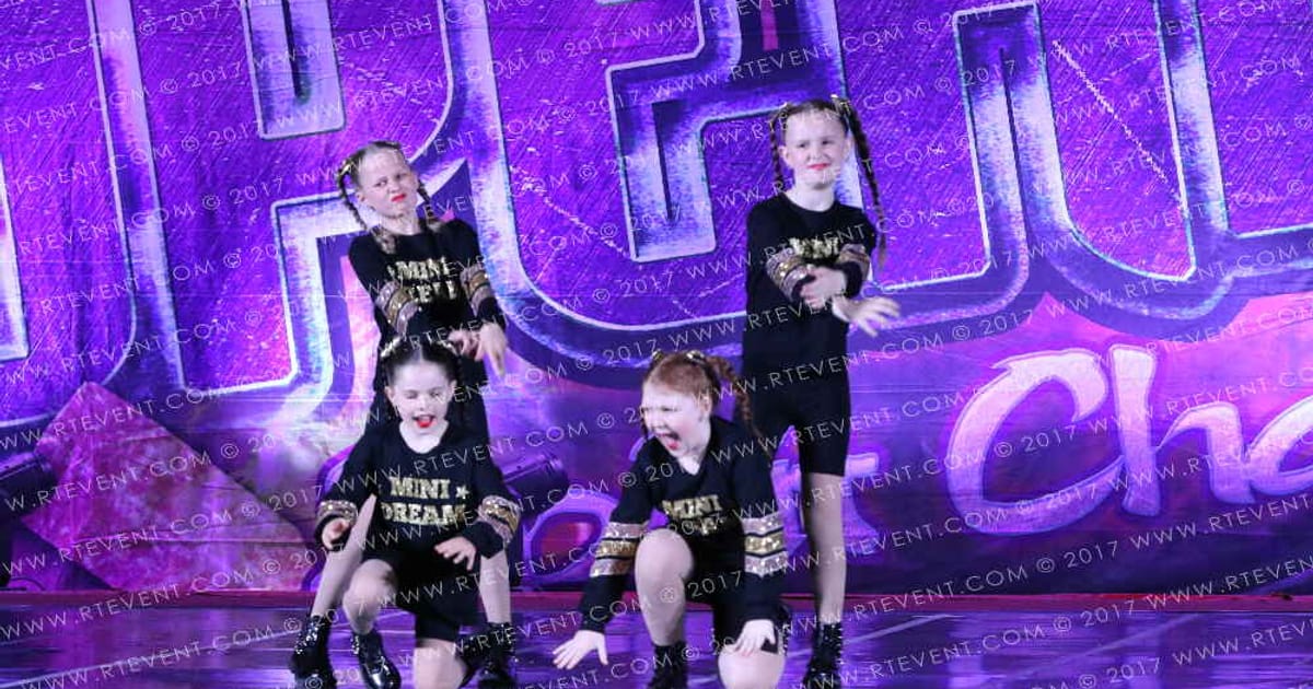 Dazzlers Dance and Cheer Mini dream · Superhero Spirit Challenge