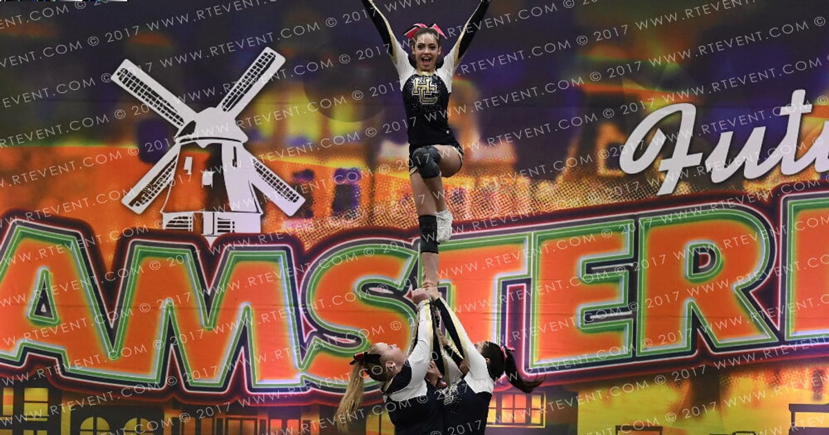 Hikari Cheerleading Glitterbombs · FC Amsterdam