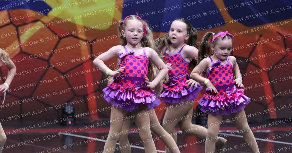 Unique Cheer and Dance Coral · FC Barcelona