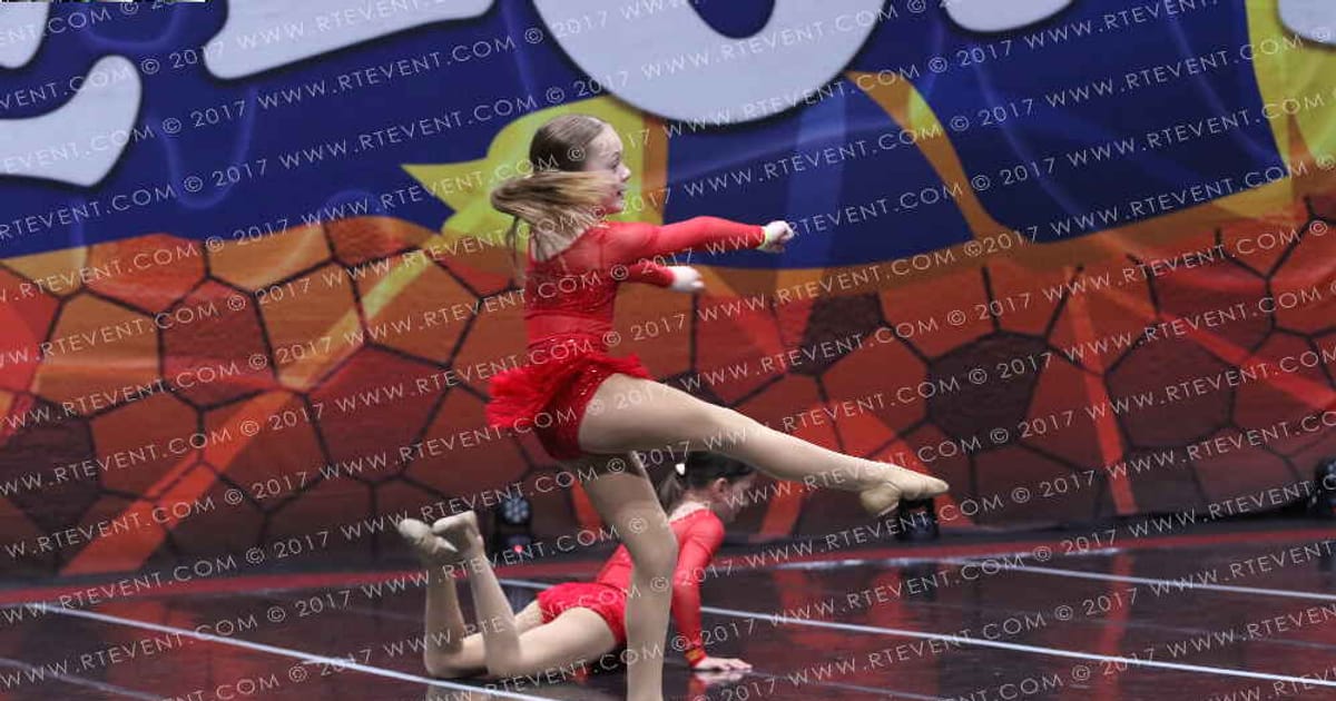 Unique Cheer and Dance Showstoppers · FC Barcelona