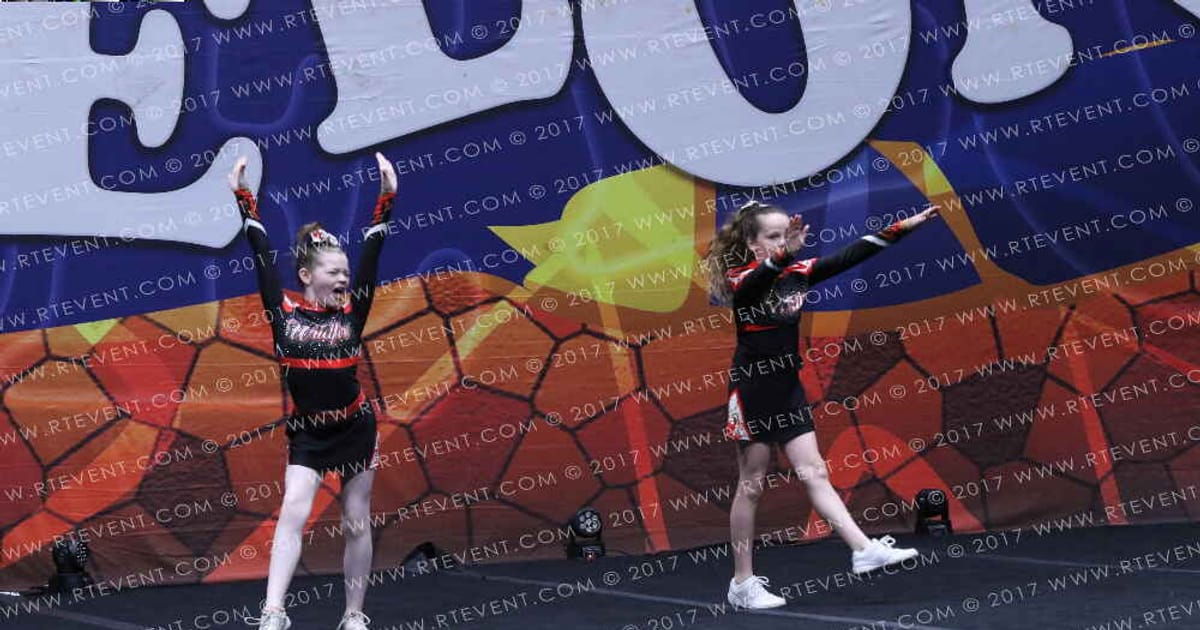 Wildfire Cheer Annabelle Hammond & Maisy Gillett · FC Barcelona