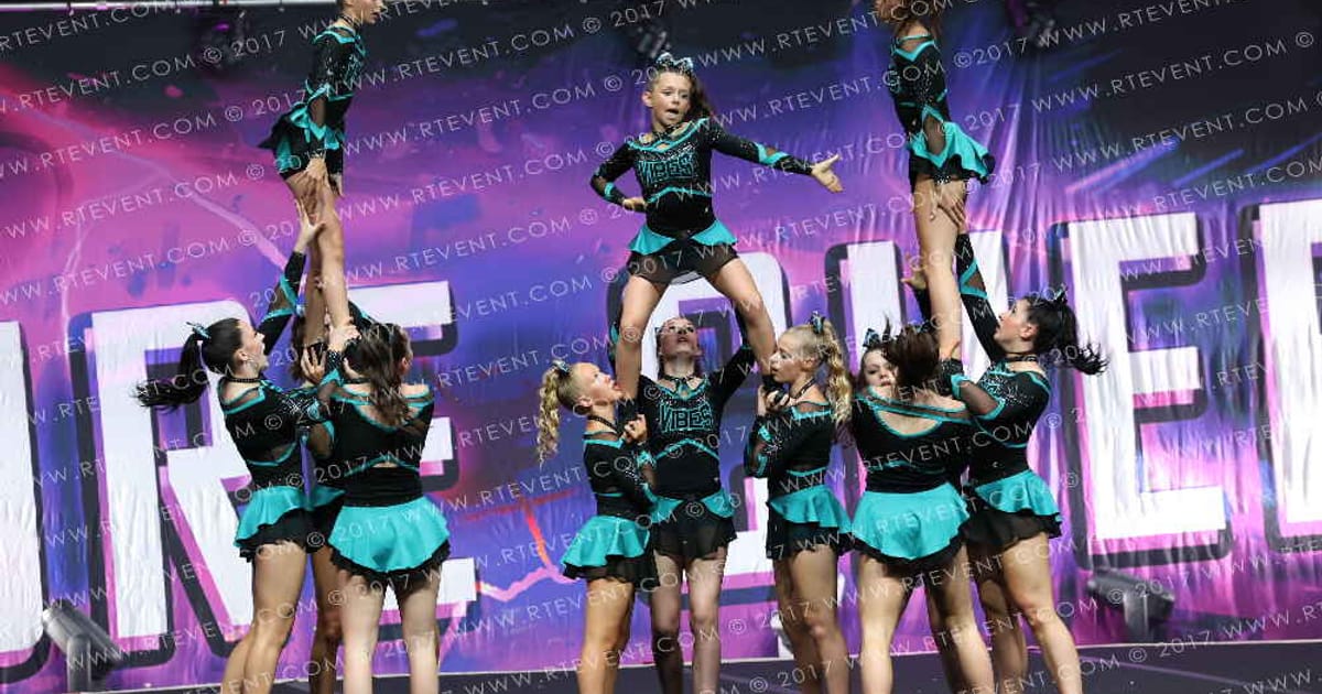Vibes Cheerleading BLISS · FC Internationals