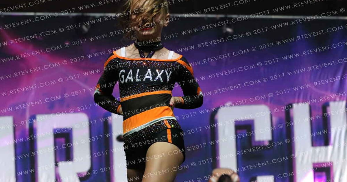 Galaxy Cheerleaders COMETS · FC Internationals