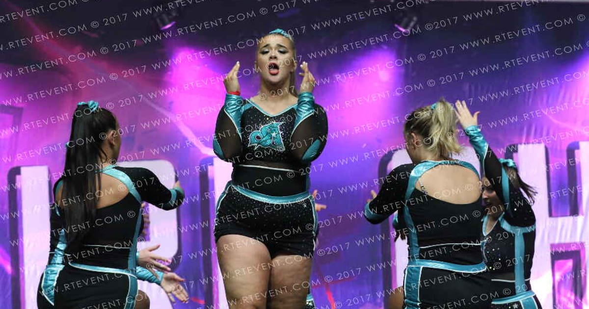 SA Academy of Cheer   Dance Navy girls · FC Internationals