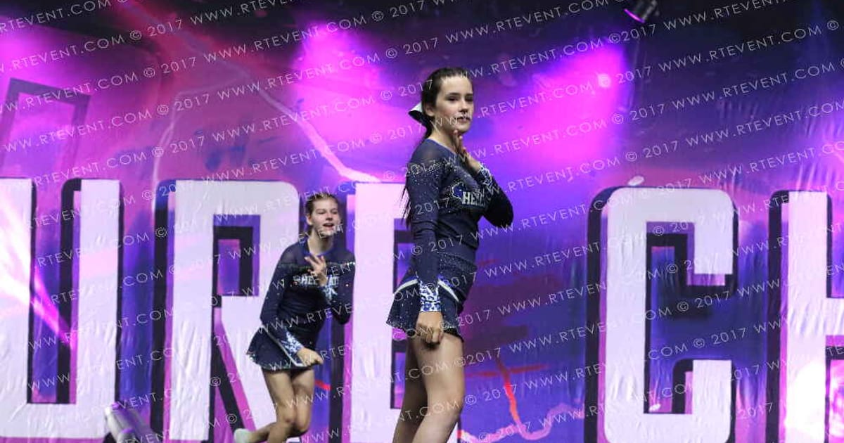 Hellcats Cheerleaders Ocelots · FC Internationals