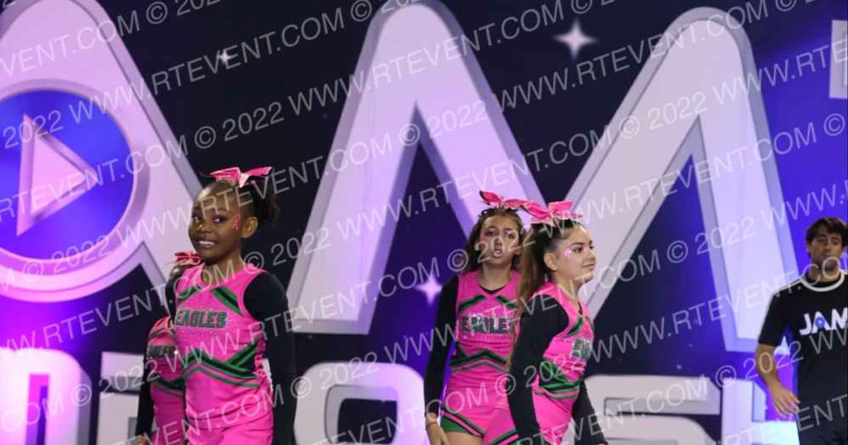 SALIDA EAGLES JV CHEER · Reload