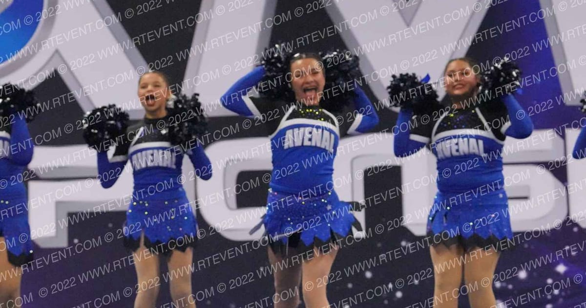 AVENAL YOUTH CHEER SENIORS · Tri County League Championship