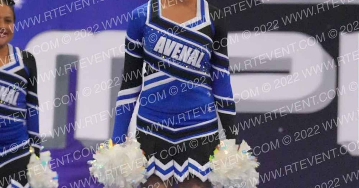 AVENAL YOUTH CHEER PEEWEES · Tri County League Championship