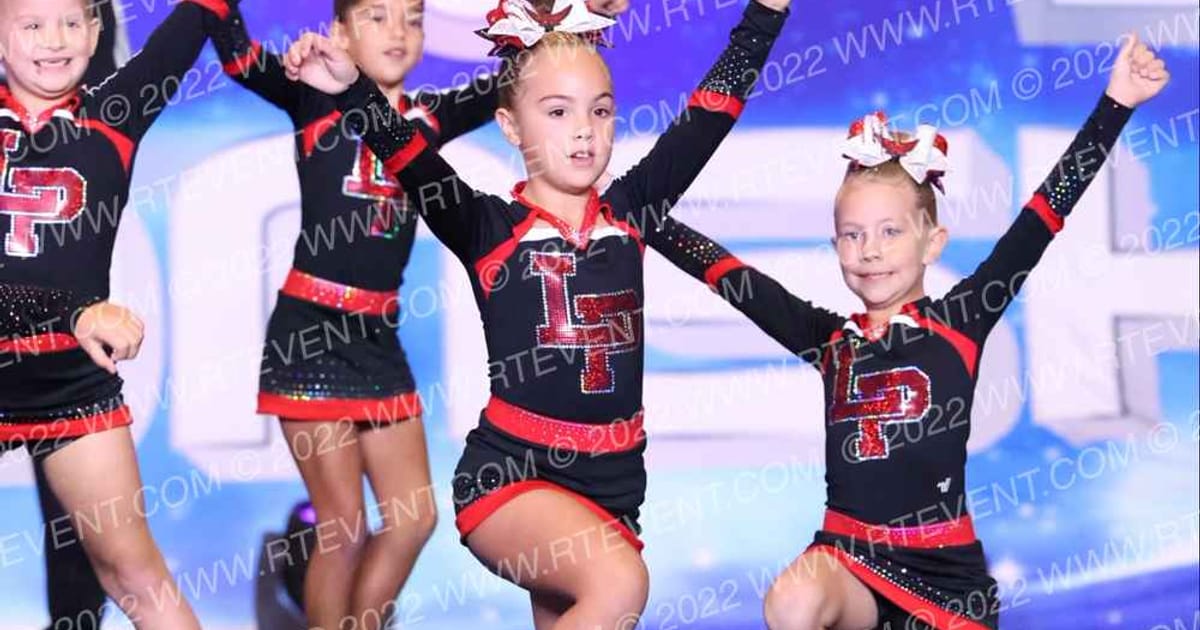 LAS PLUMAS 8U · Capitol City