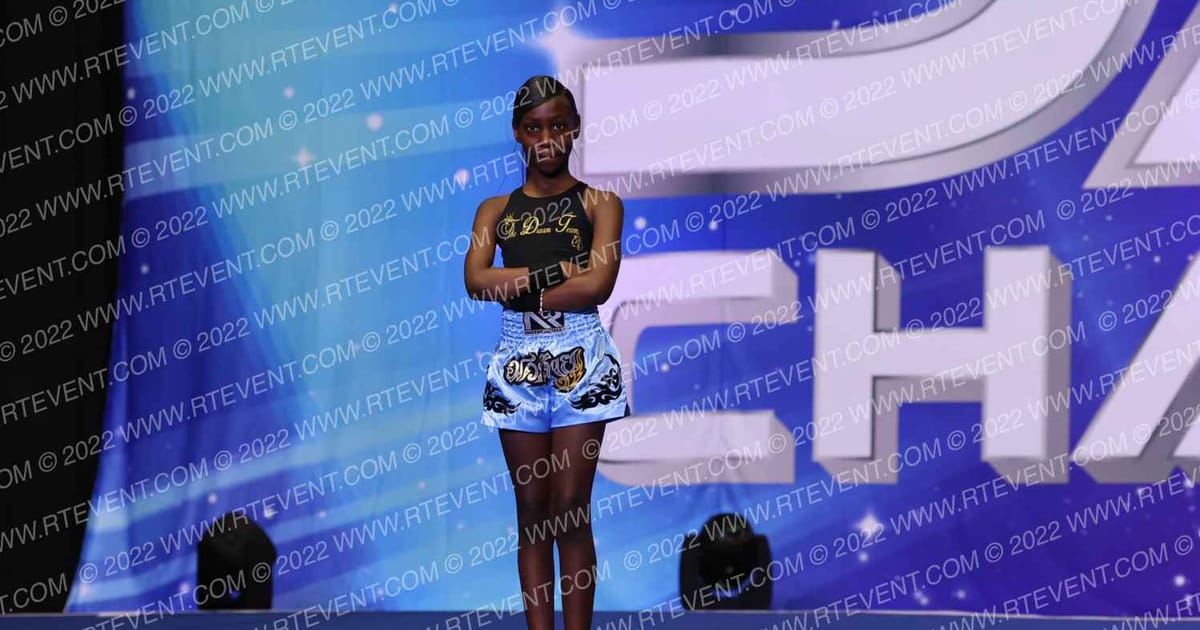 THE DREAM TEAM DOLLS · Bid Challenge SATURDAY