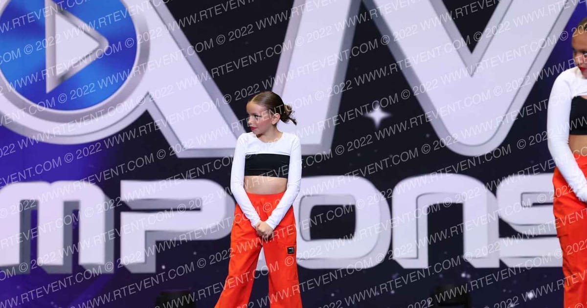ITALIAS  SHIMMY SHAKERS · Bid Challenge SATURDAY