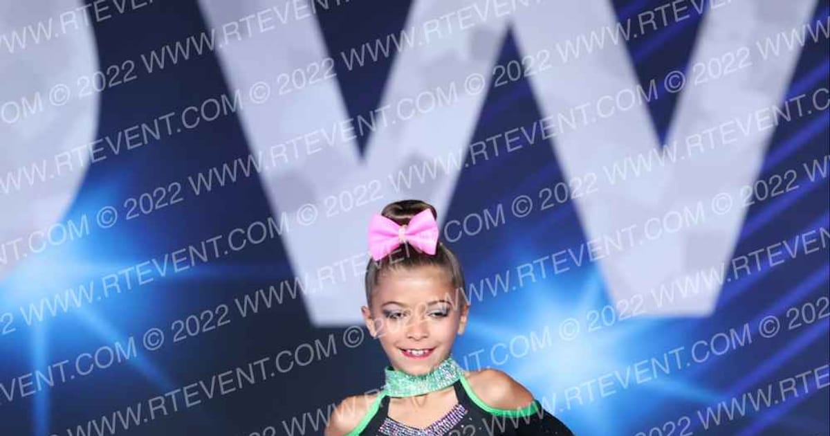 CheerForce San Diego Madness · Cali Crown