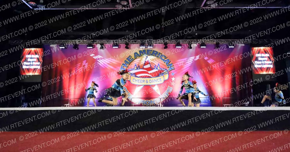 CNG Studio MAYANS CHEER AND DANCE SILVER LIGHTNING · The American Northwest Nationals Portland DIDII