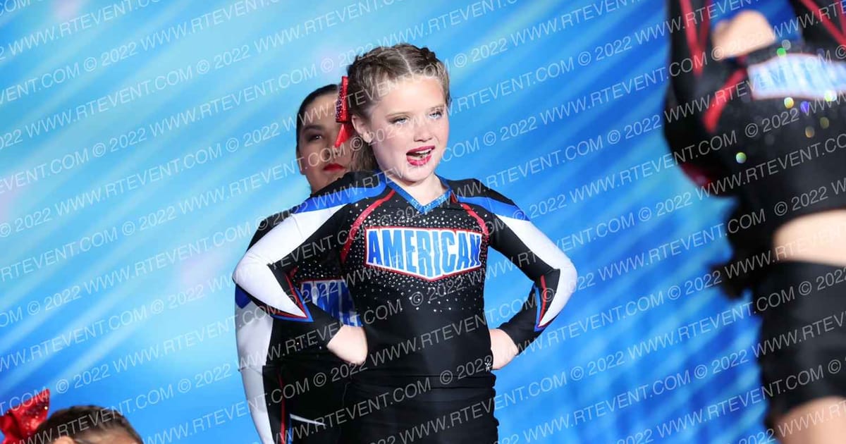 American Cheer MINI STARS · Cali Crown