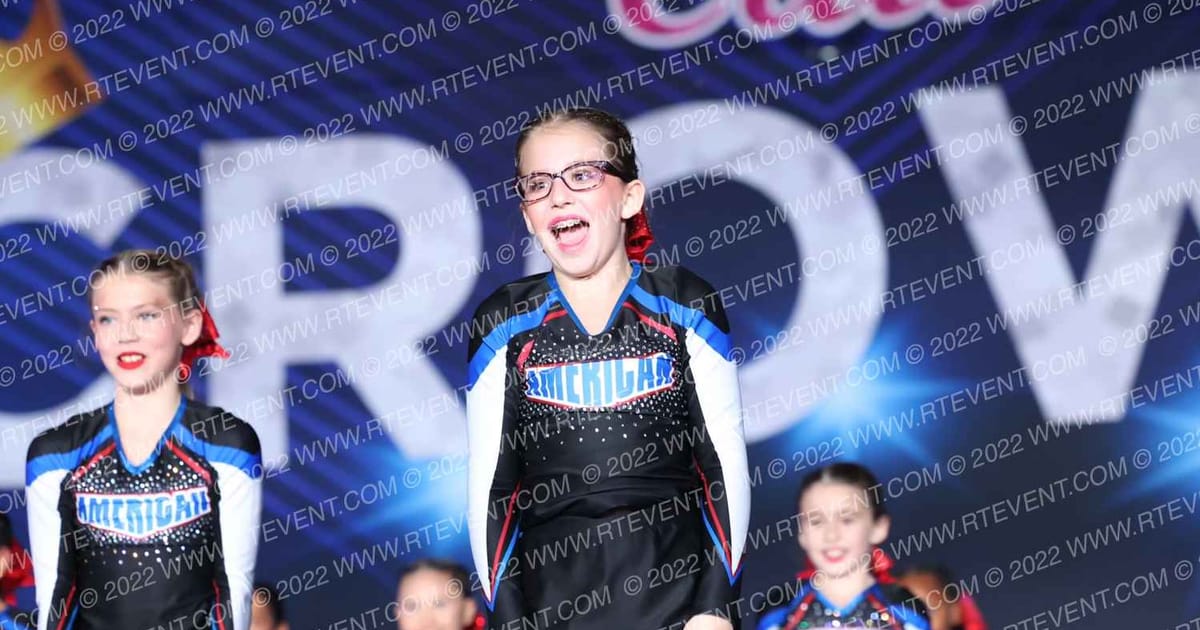 American Cheer YOUTH STARS · Cali Crown