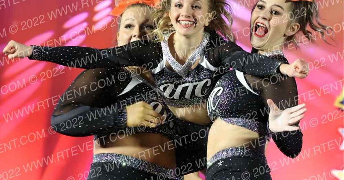 United Tumbling and Cheer Senior Bombshells · The American Northwest Nationals Portland DIDII