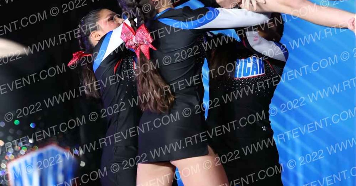 American Cheer SR STARS · Cali Crown
