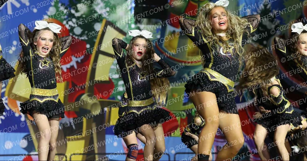 Champion Cheer Lava Girls · Spirit Celebration Christmas Grand Nationals