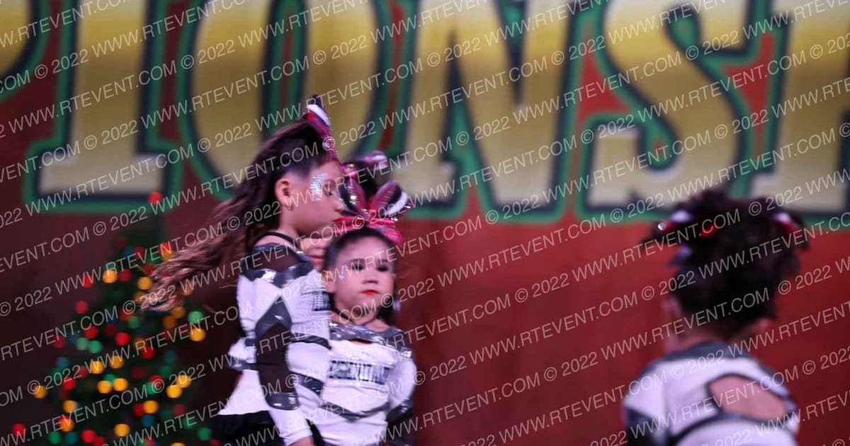 Legendary Cheer Elite Sassy Flames · Cheer Power Holiday Showdown Houston DIDII