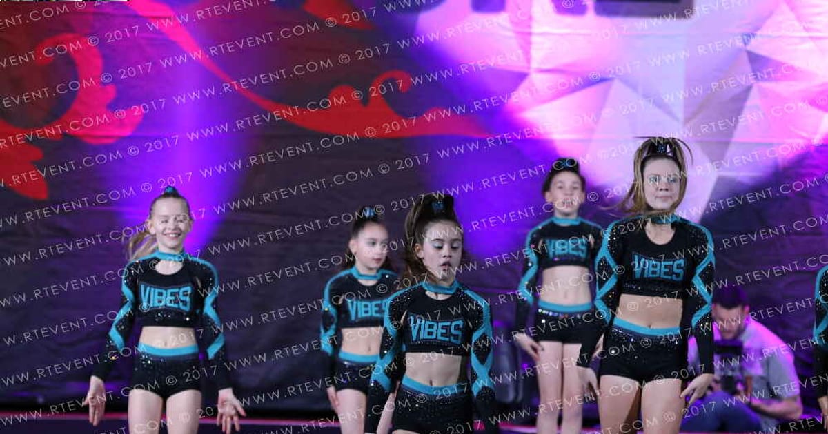 Vibes Cheerleading JOYFUL · Heart of London University Nationals