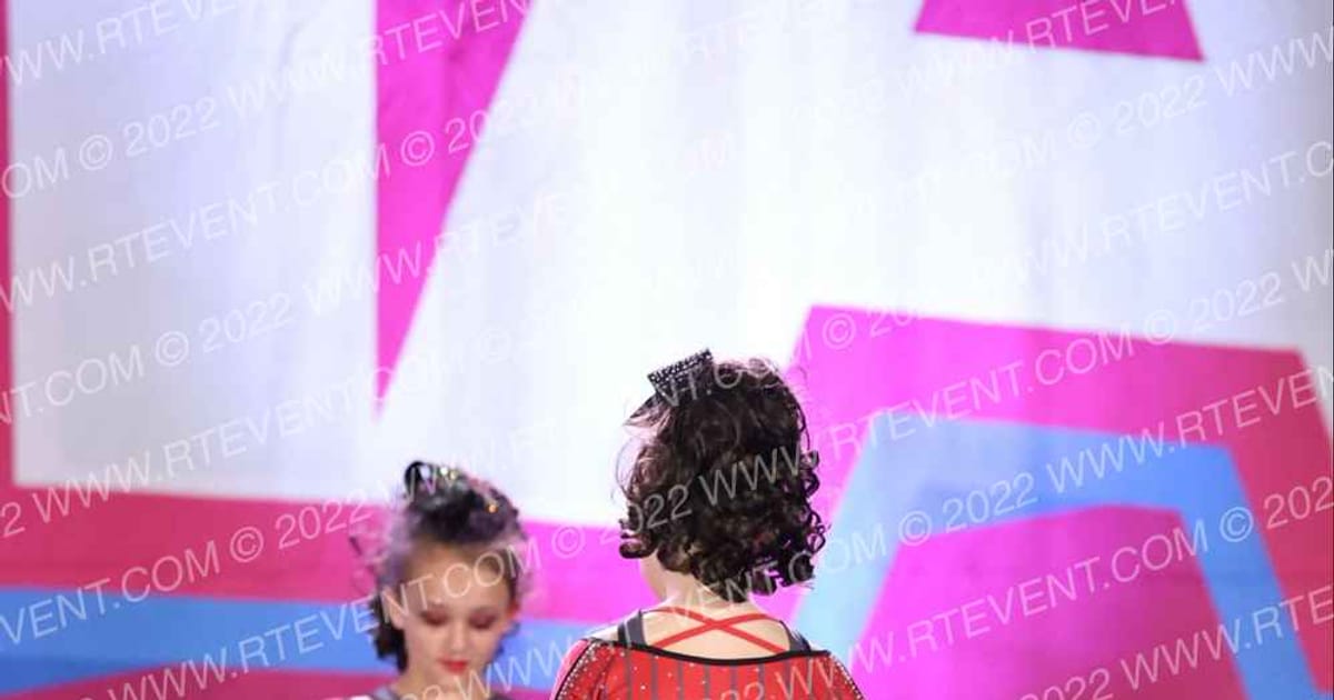 Ruby Red Cheer Radiant Reds · Aloha Gatlinburg Showdown DIDII