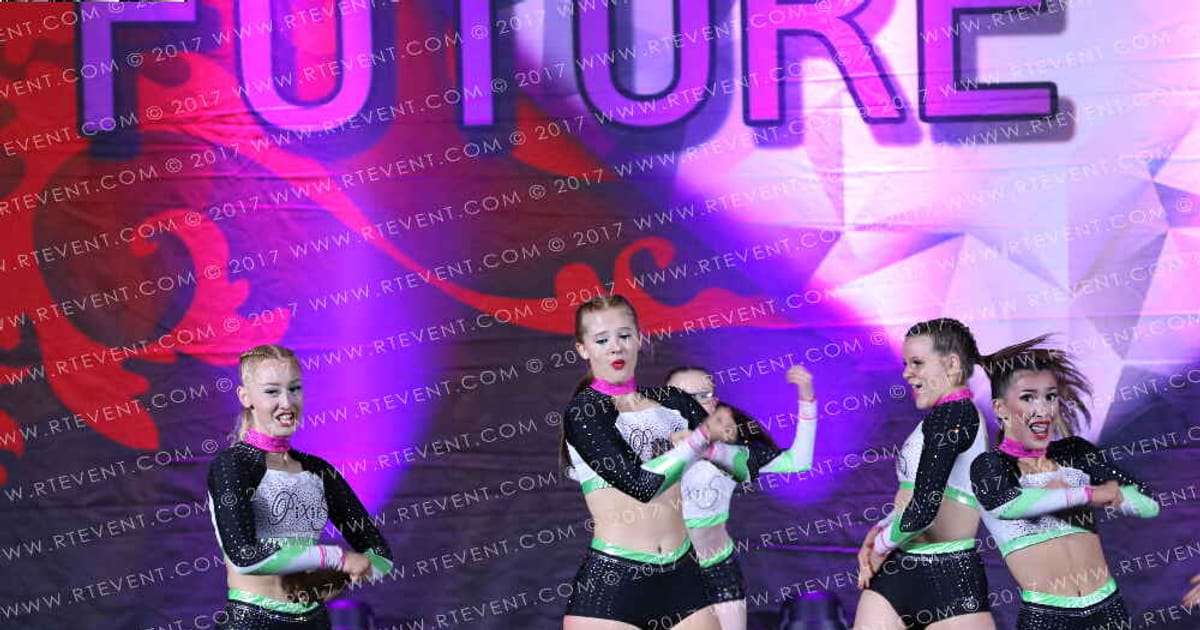 Pixies Cheer Emerald · Heart of London University Nationals