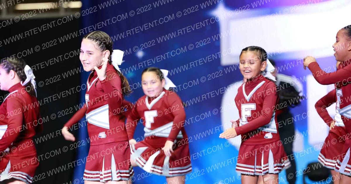 FONTANA MIGHTY MITE CHEER · Holiday Showcase SUNDAY ARENA