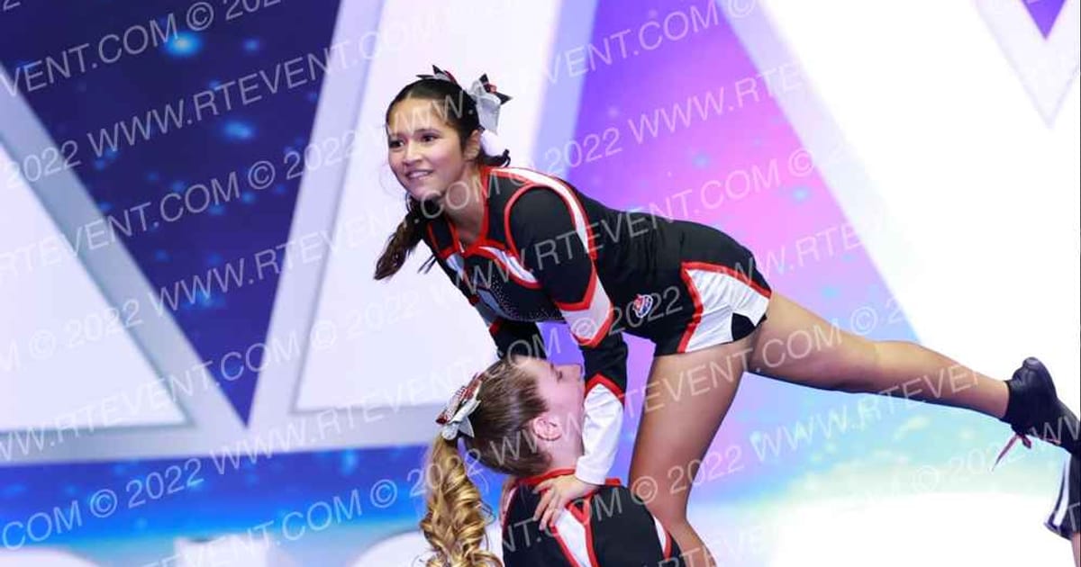 LAKEWOOD JUNIOR VARSITY LADY LANCERS · Holiday Showcase SUNDAY ARENA