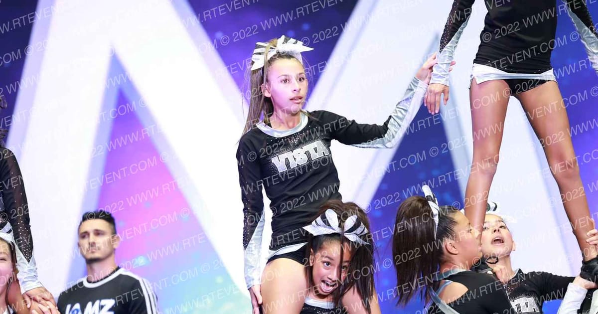 VISTA JV WILDCATS CHEER · Holiday Showcase SUNDAY ARENA