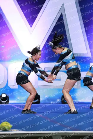 TRIPLE THREAT CHEER       STARLITES