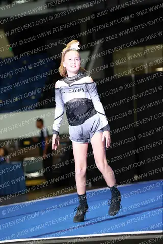TUCSON RAIDERS 12U CHEER