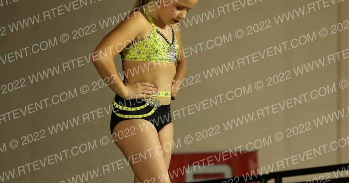 Iowa Elite Dance Team Grace Geisler · Dancefest Grand Nationals