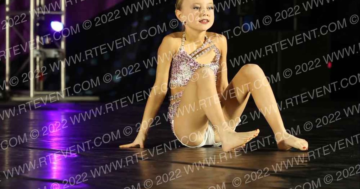Iowa Elite Dance Team Ireland Rea · Dancefest Grand Nationals