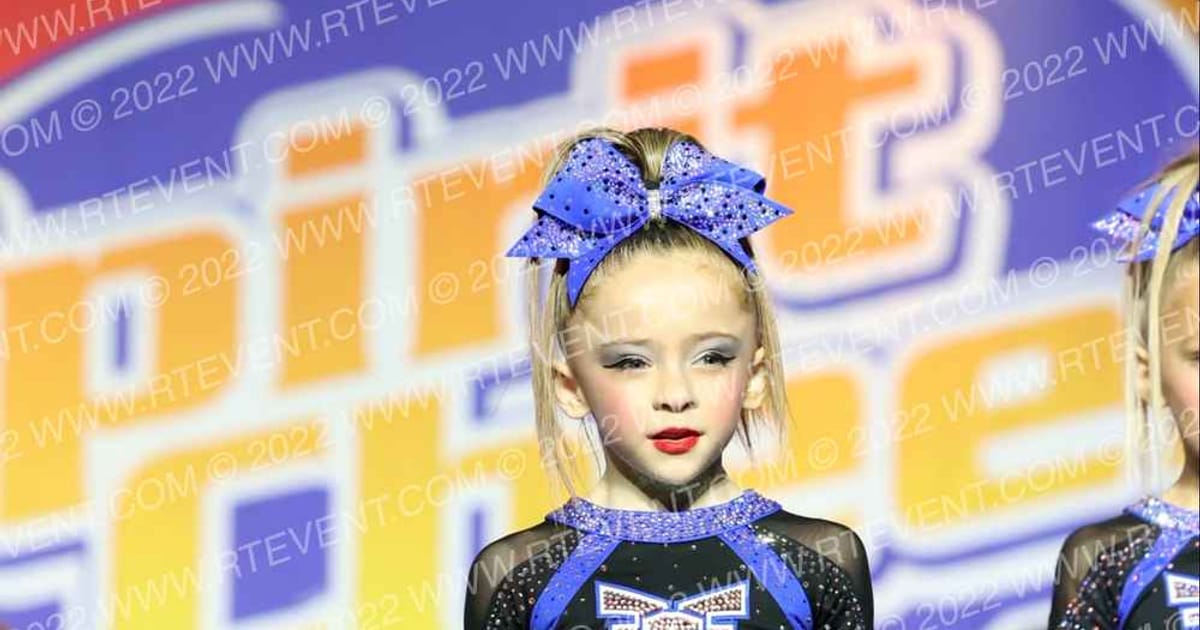 East Celebrity Elite Cherry Bombs · Spirit Cheer Super Nationals DIDII