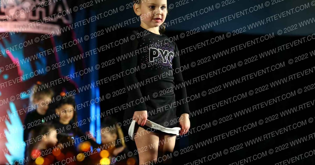 PACIFIC YOUTH CHEER PYC Panthers Mini · Aloha Portland Showdown DIDII