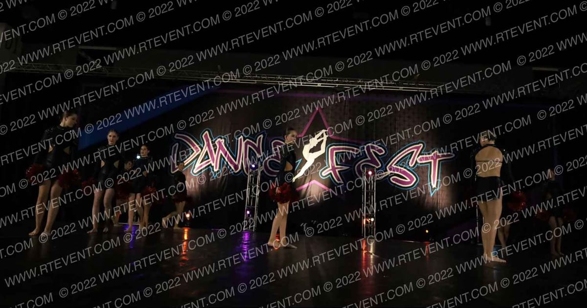 Iowa Elite Dance Team Senior Pom · Dancefest Grand Nationals