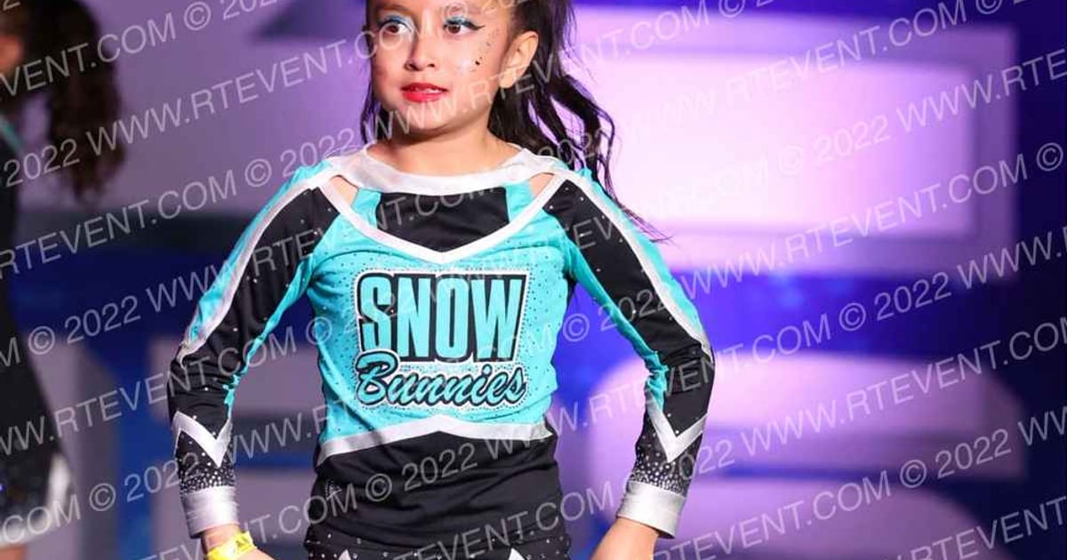TAHOE ELITE CHEER TEAM JR SNOWBUNNIES · Showdown at the Bay