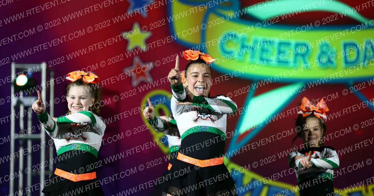 Iowa Elite Cheer - Des Moines Vicious · The American Heartland