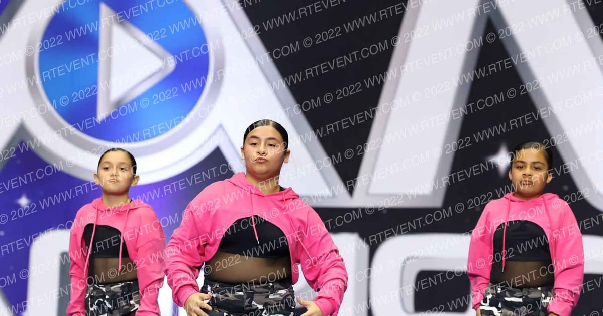 FIREBAUGH FALCON CHEER PEEWEES · Palms and Pyramids