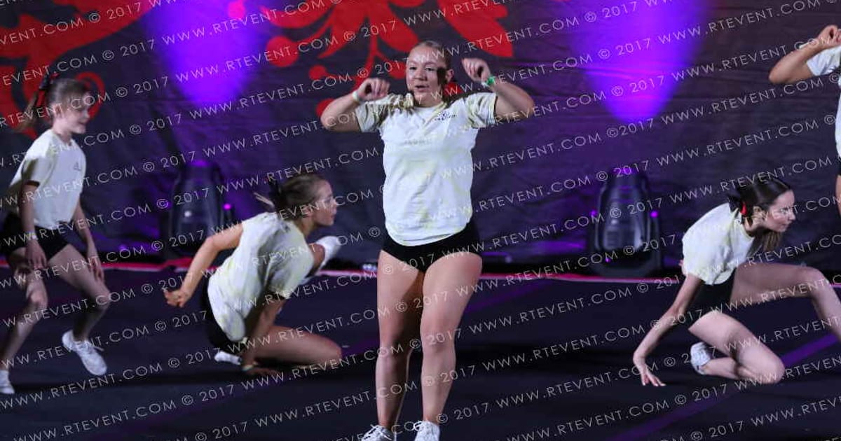 NRG Extreme Cheerleaders Queen Bees · Heart of London University Nationals