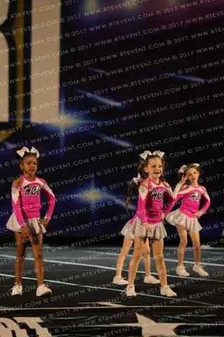 Hunters Competitive Cheer Divas