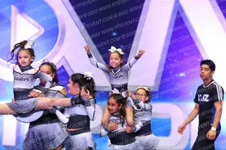 TUCSON RAIDERS 10U CHEER