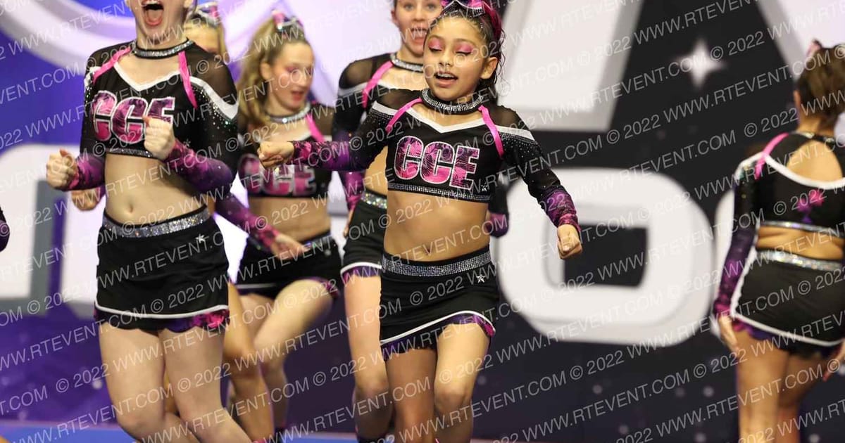 CALI COAST ELITE BEACH BABES · Palms and Pyramids