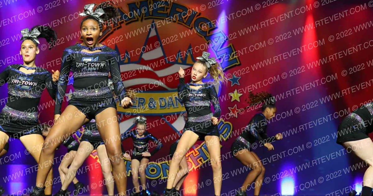 Tri-Town Competitive Cheerleading Senior Shade · The American Masters Baltimore Nationals